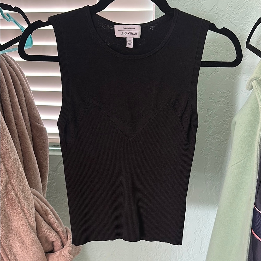 Women's Black Sleeveless Top